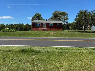 Main picture of 204 Pear Tree Rd