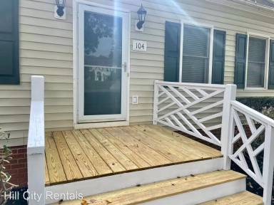 Main picture of 104 Whispering Pines Ct