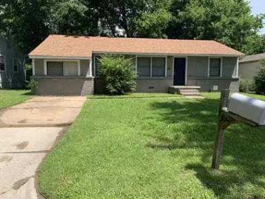 Main picture of 23 E 49th Pl N