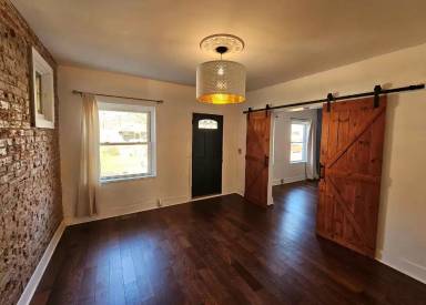 Main picture of 4742 Newport Ave
