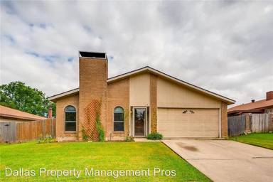 Main picture of 1202 Hickory Hill Dr