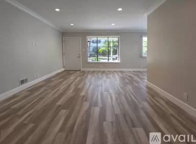 Main picture of 458 S Oakhurst Dr