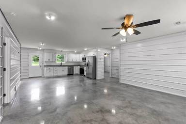 Main picture of 2992 Hawthorne Rd