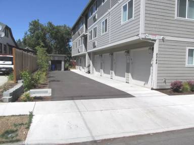 Main picture of 8049 SE Center St