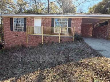 Main picture of 11 Clausen Dr