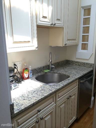 Main picture of 22 Beacon St