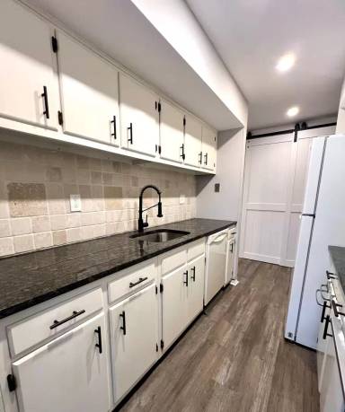 Main picture of 1417 Valley Dr