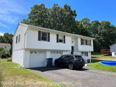 Main picture of 32 Saratoga Rd