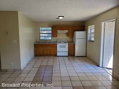 Main picture of 224 NW 12th Ct