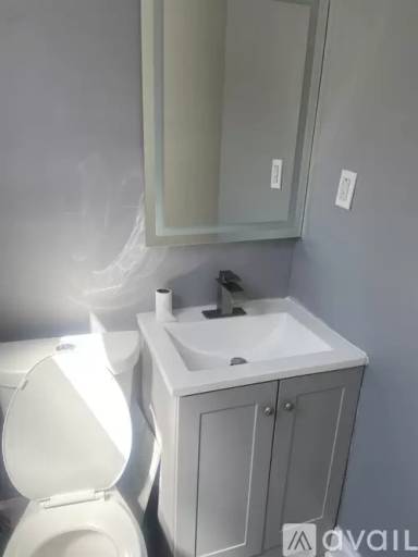 Main picture of 5530 Walnut St