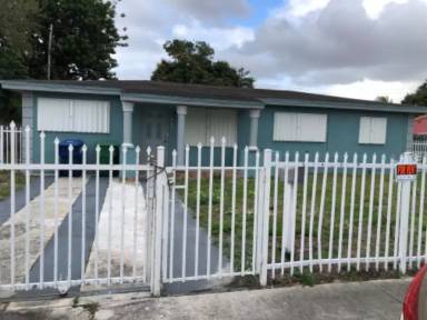 Main picture of 3421 NW 171st St
