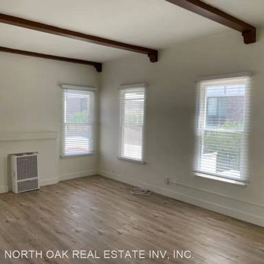 Main picture of 220 S Lasky Dr