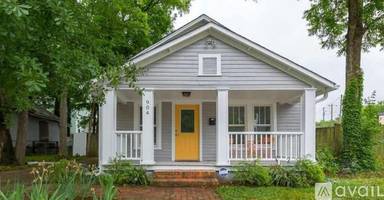 Main picture of 904 E Edenton St