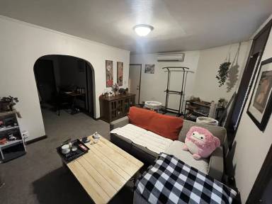 Main picture of 113 W Grand Ave