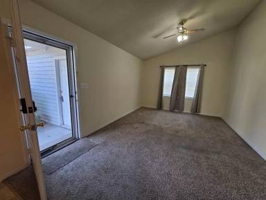 Main picture of 207 Oakwood Ln