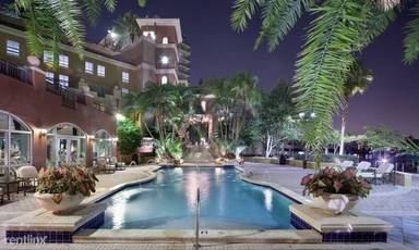 Main picture of 2800 Yacht Club Blvd