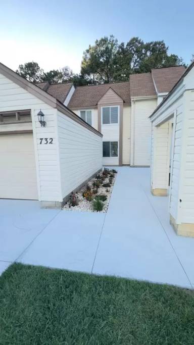 Main picture of 732 Hecate Dr