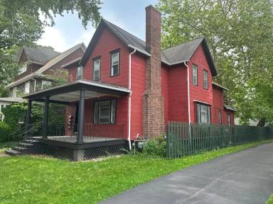 Main picture of 63 Brighton St