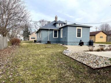 Main picture of 1336 Wolcott Ave