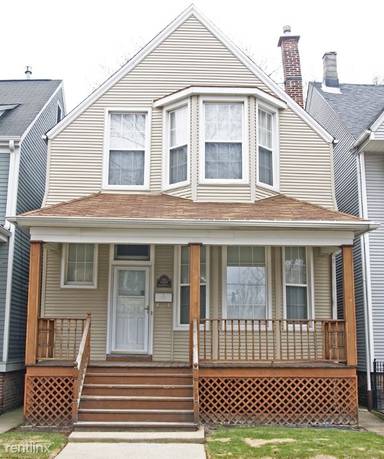 Main picture of 3523 N Marshfield Ave