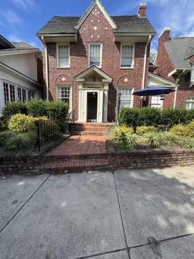Main picture of 712 N Arthur Ashe Blvd