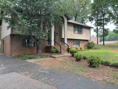 Main picture of 101 Cameron Rd
