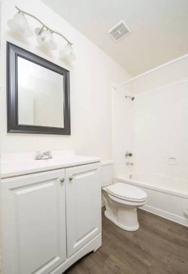 Main picture of 1632 E Cambridge Ave Apartments