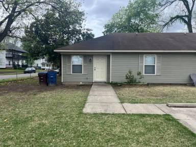 Main picture of 1626 N F St