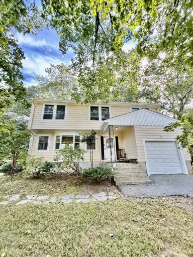 Main picture of 23 Brooks Rd