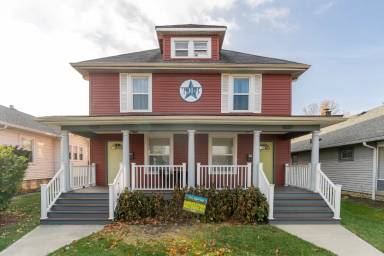 Main picture of 1037 E Tabor St