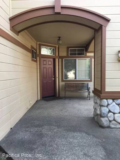 Main picture of 216 Rochelle Ct