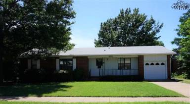 Main picture of 5040 Lindale Dr