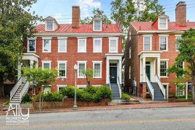 Main picture of 2206 E Broad St