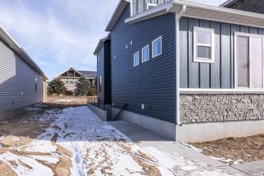Main picture of 715 Pine Ridge Ln