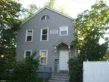 Main picture of 14 Clinton Ave