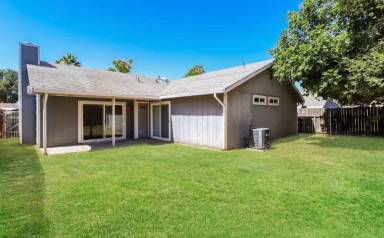 Main picture of 7809 Caber Way
