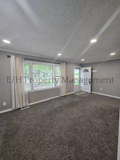 Main picture of 540 W Main St