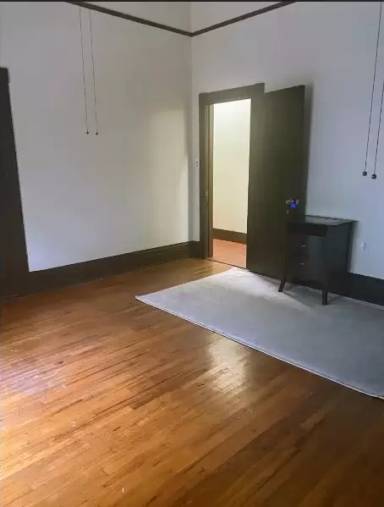 Main picture of 2143 Portland St