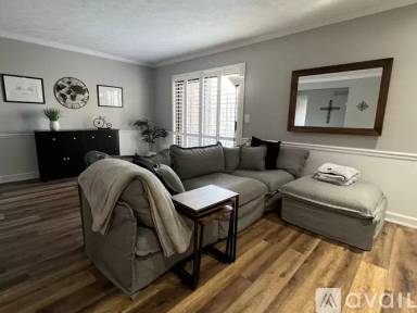 Main picture of 9427 Colegate Way