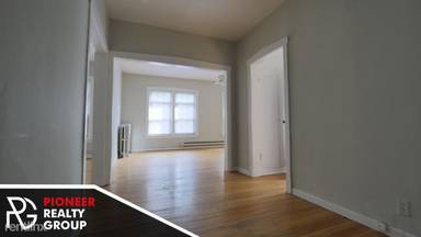 Main picture of 620-28 W Barry Ave