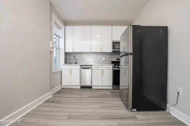Main picture of 7222 Broadway