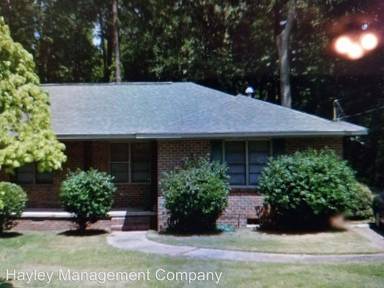 Main picture of 241 Oak St