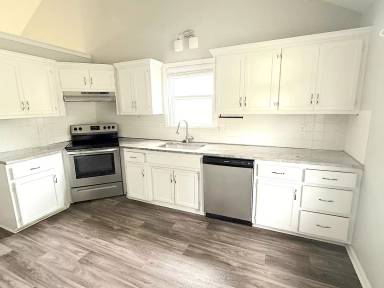 Main picture of 4626 N Winchester Ave