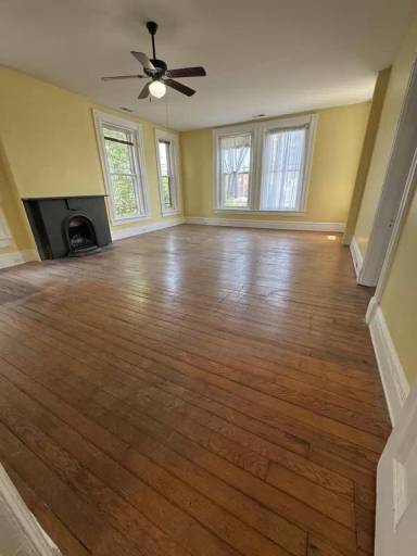 Main picture of 500 W Franklin St