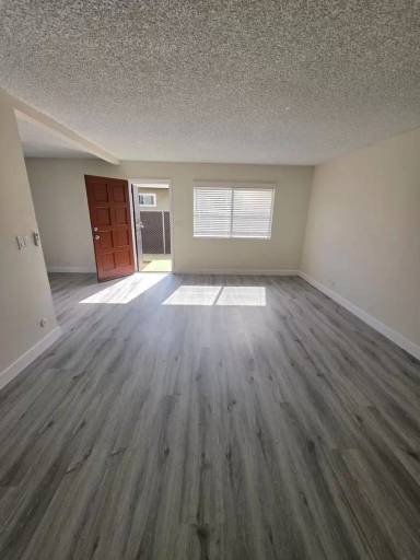 Main picture of 1626 W 146th St