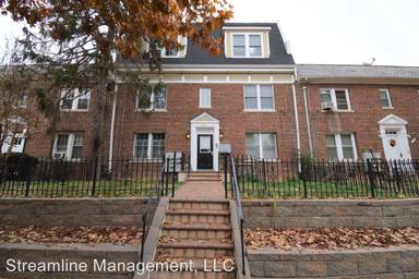 Main picture of 1818 C St SE