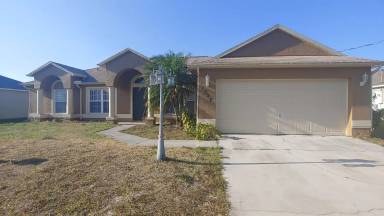Main picture of 1557 SW Iffla Ave