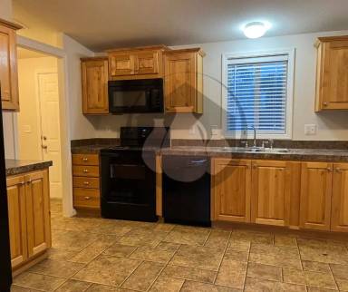 Main picture of 19552 Lakewood Ct NE