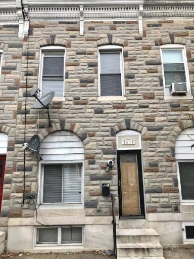 Main picture of 3404 E Baltimore St