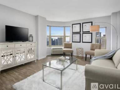 Main picture of 840 N Wabash Ave